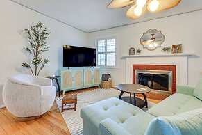 4 Mi to Dtwn Jacksonville: Chic Home w/ Porch!