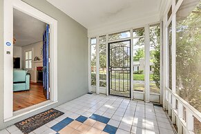 4 Mi to Dtwn Jacksonville: Chic Home w/ Porch!