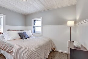 Walk to Beach & Dtwn: Frankfort Cottage w/ BBQ