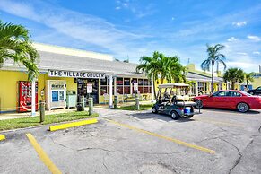 Ocean Access, Mini Golf & Pools: Jensen Beach Gem