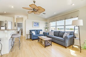 Ocean Access, Mini Golf & Pools: Jensen Beach Gem