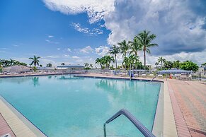 Ocean Access, Mini Golf & Pools: Jensen Beach Gem