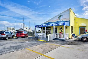 Ocean Access, Mini Golf & Pools: Jensen Beach Gem