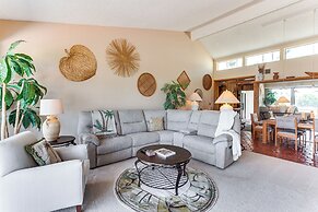 1 Mi to Shops on El Paseo: Condo w/ Pool Access!