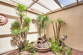 1 Mi to Shops on El Paseo: Condo w/ Pool Access!
