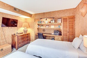 1 Mi to Shops on El Paseo: Condo w/ Pool Access!