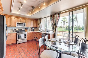 1 Mi to Shops on El Paseo: Condo w/ Pool Access!