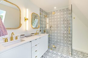 A-frame Cabin w/ Deck Near Cedar Creek Lake