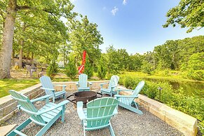 A-frame Cabin w/ Deck Near Cedar Creek Lake