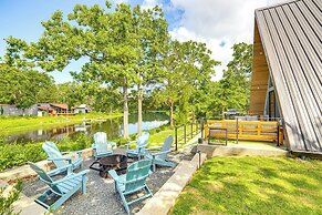A-frame Cabin w/ Deck Near Cedar Creek Lake