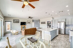 4 Mi to Casinos: Mtn-view Home in Bullhead City!