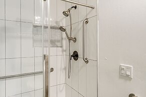 1 Mi to Rabobank Arena: Home w/ Gazebo!