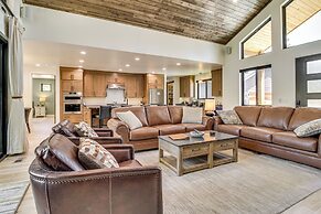 Outdoor Entertainment Area: Cabin in Show Low!