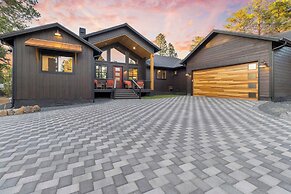 Outdoor Entertainment Area: Cabin in Show Low!