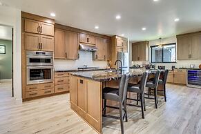 Outdoor Entertainment Area: Cabin in Show Low!