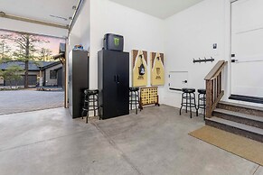 Outdoor Entertainment Area: Cabin in Show Low!