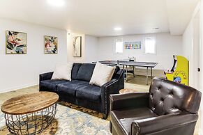 Newly Renovated Lake Bowen Home w/ Game Room!