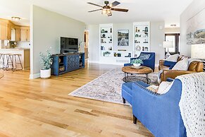 Newly Renovated Lake Bowen Home w/ Game Room!