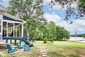 Newly Renovated Lake Bowen Home w/ Game Room!