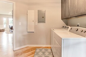 Newly Renovated Lake Bowen Home w/ Game Room!