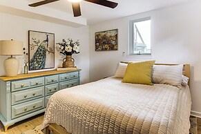 Newly Renovated Lake Bowen Home w/ Game Room!