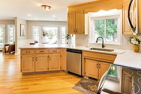 Newly Renovated Lake Bowen Home w/ Game Room!