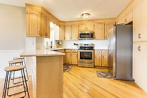 Newly Renovated Lake Bowen Home w/ Game Room!