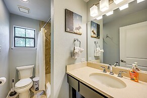 Waterfront Seguin Lake House Near Downtown