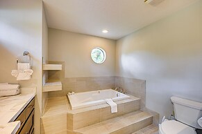 Waterfront Seguin Lake House Near Downtown