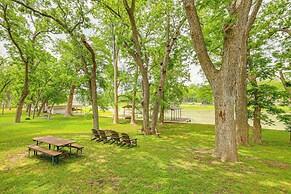 Waterfront Seguin Lake House Near Downtown