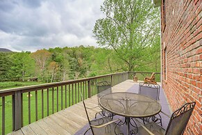 Creekside Gazebo + Mtn Views: Spacious Todd Home!