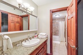 Creekside Gazebo + Mtn Views: Spacious Todd Home!