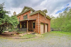 Creekside Gazebo + Mtn Views: Spacious Todd Home!