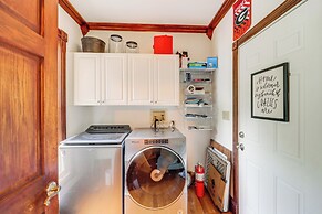 Creekside Gazebo + Mtn Views: Spacious Todd Home!