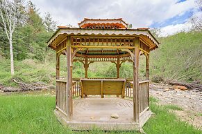 Creekside Gazebo + Mtn Views: Spacious Todd Home!
