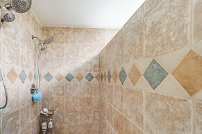 Creekside Gazebo + Mtn Views: Spacious Todd Home!