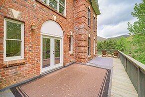 Creekside Gazebo + Mtn Views: Spacious Todd Home!