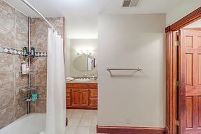 Creekside Gazebo + Mtn Views: Spacious Todd Home!