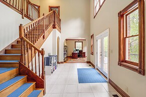 Creekside Gazebo + Mtn Views: Spacious Todd Home!