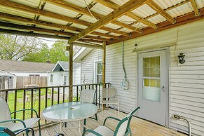 3 Mi to Dtwn Fort Wayne: Home w/ Deck & Yard!
