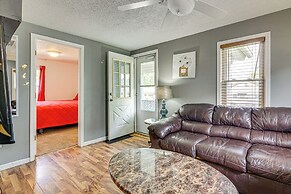 3 Mi to Dtwn Fort Wayne: Home w/ Deck & Yard!