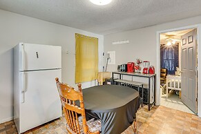 3 Mi to Dtwn Fort Wayne: Home w/ Deck & Yard!