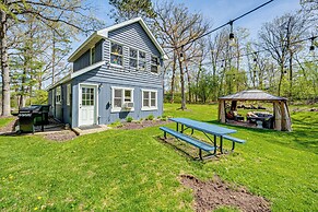 1 Mi to Lake Geneva: Cottage w/ On-site Hiking