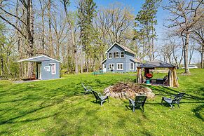 1 Mi to Lake Geneva: Cottage w/ On-site Hiking