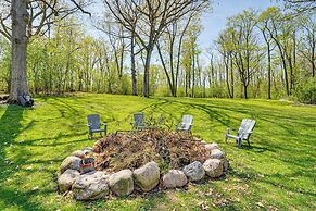 1 Mi to Lake Geneva: Cottage w/ On-site Hiking