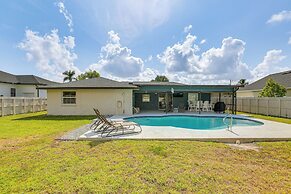 Private Pool & Spacious Yard: Cape Coral Getaway