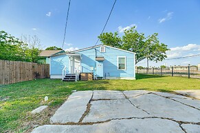 3 Mi to Beach: Family Home in Corpus Christi!