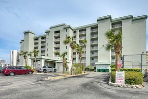 Walk to Ocean: Daytona Beach Shores Condo w/ Pool!