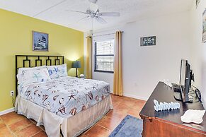 Walk to Ocean: Daytona Beach Shores Condo w/ Pool!