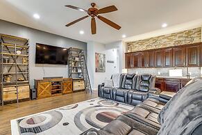 Swim-up Bar & Putting Green: Goodyear Getaway!